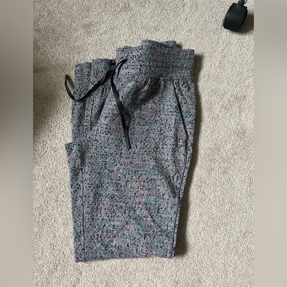 Lululemon Ready to Rulu 7/8 Jogger​ - Picture 2 of 4